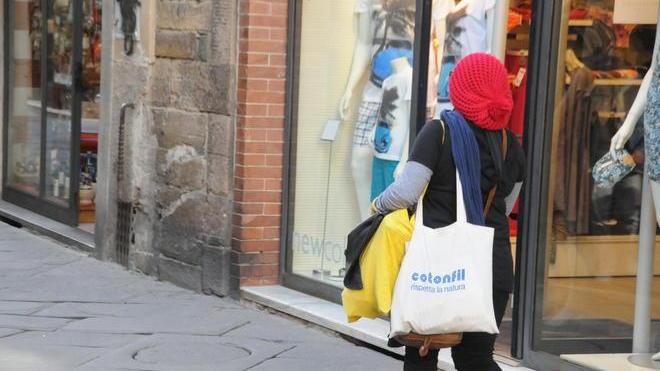 E il Fillungo cambia pelle, catene invece di botteghe