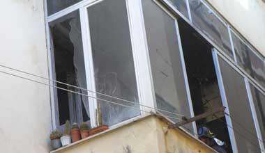 Fiamme in casa, esplode la veranda