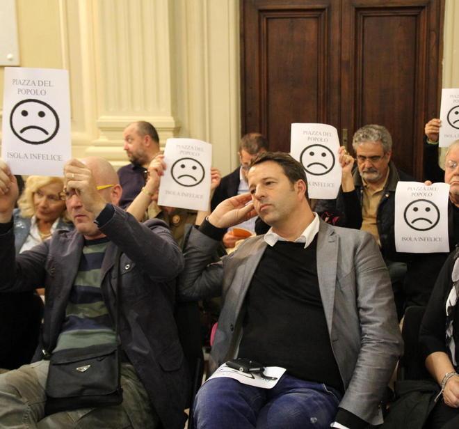 Class-action dei negozianti «Siamo stati danneggiati» 