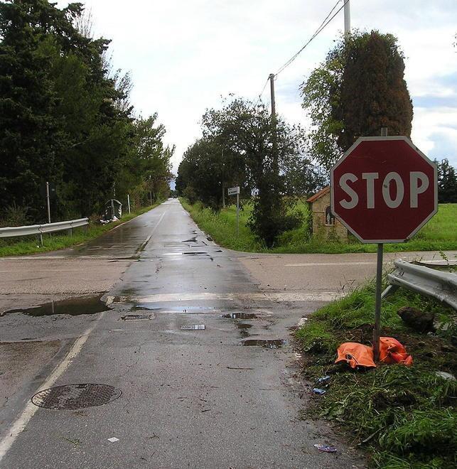 Muore dopo lo scontro in auto 