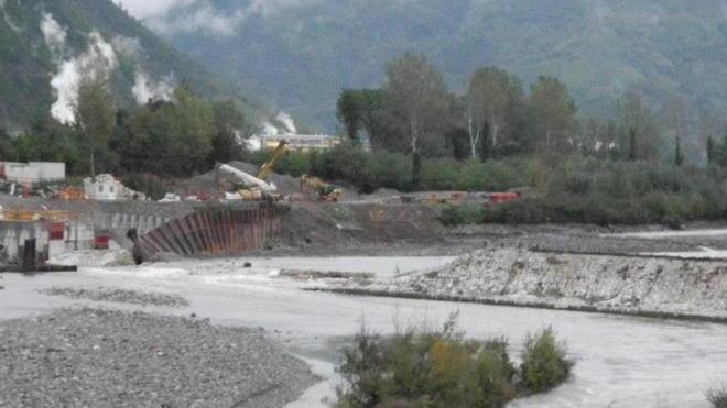 Prima neve in Garfagnana e lavori bloccati alla diga