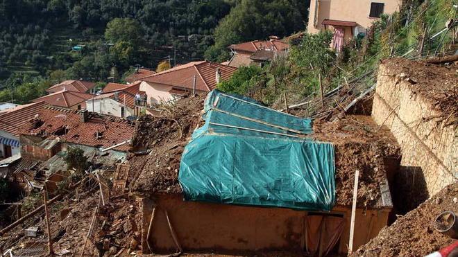 Un anniversario nel segno del silenzio