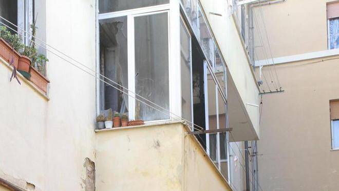 Fiamme in casa, scoppia la veranda