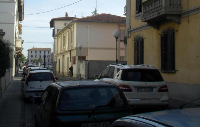 «Viabilità da rivedere» Proteste in via Dante 