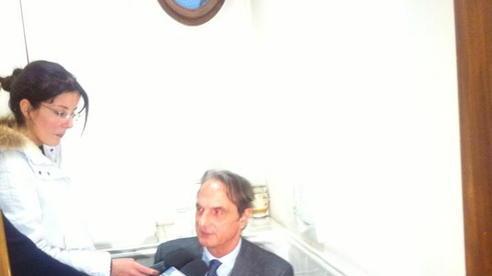 Prato insieme a Firenze? Il sindaco si fa fotografare sul cesso