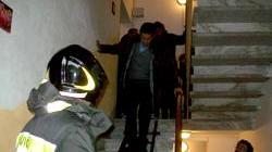 Scala crollata, allarme nel palazzo vicino