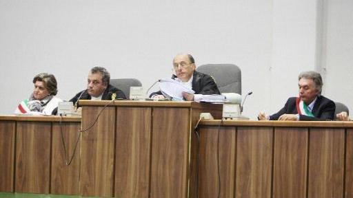 I suoceri tentano di incastrare la nuora: arrestati insieme a poliziotto e investigatore privato