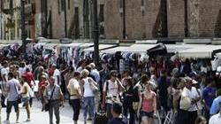 Piazza dei Miracoli, da domani sarà esecutivo il trasloco delle bancarelle
