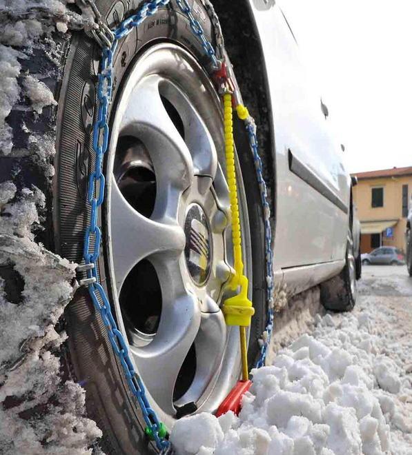 Da oggi catene a bordo sull’autostrada 