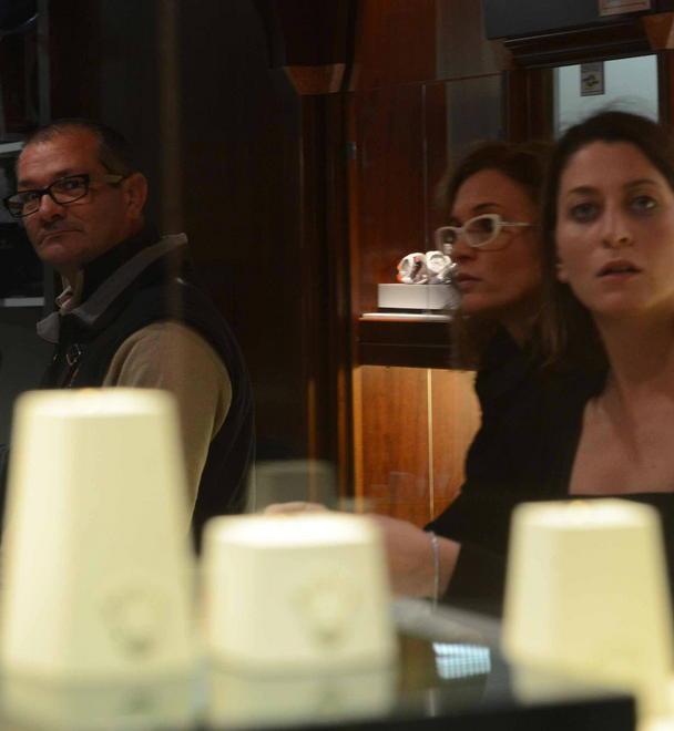 Carabiniere sventa rapina in gioielleria 