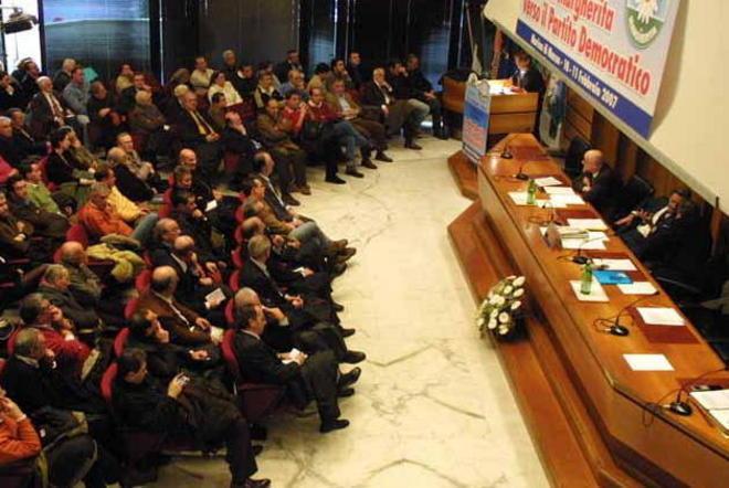 Soldi per la sala congressi di Marina