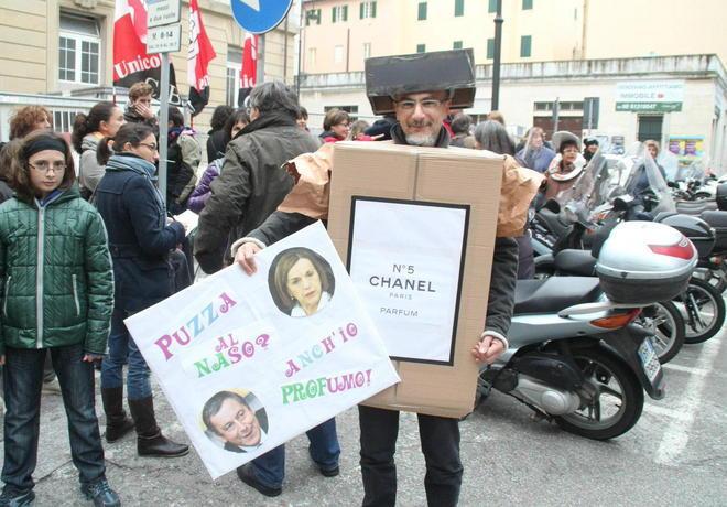«Laurea e due master ma sono precaria da 12 anni»