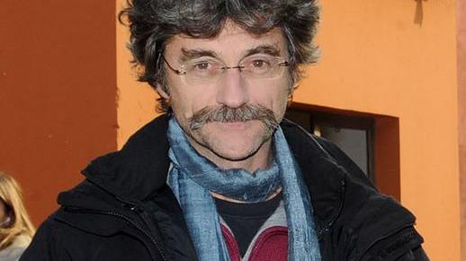 Soldini pretenzioso, vuole divertire ma fa deprimere
