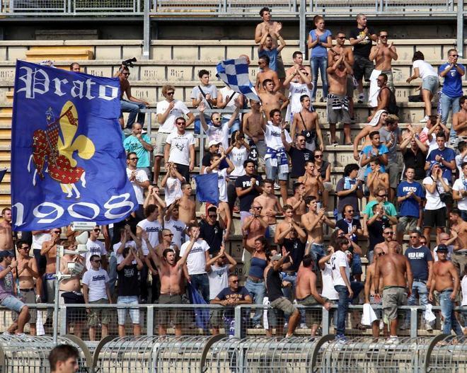 Anche gli ultras del Prato pronti alle barricate 