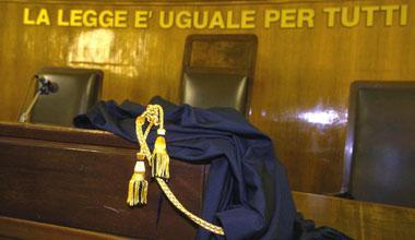 «Mia nuora è troppo aggressiva» E le fa togliere il porto d’armi 