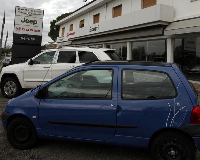Blitz dei ladri nella concessionaria a Castelfiorentino 