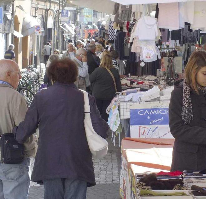 Domani il mercato sui lungarni di Tramontana