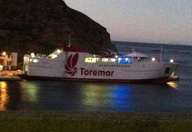 Nave bloccata a Capraia notte a bordo per cento 