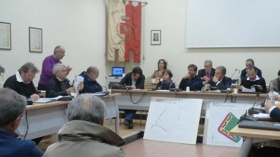 Lorenzini: «Cautillo dica da che parte vuole stare»