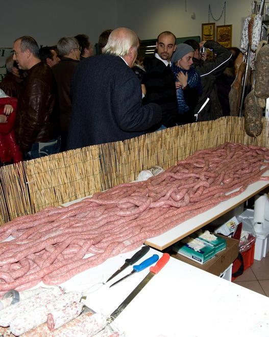 In formato salsiccia: ecco che il tartufo diventa da record