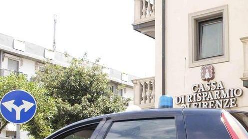 Evade dai domiciliari e poi minaccia i carabinieri