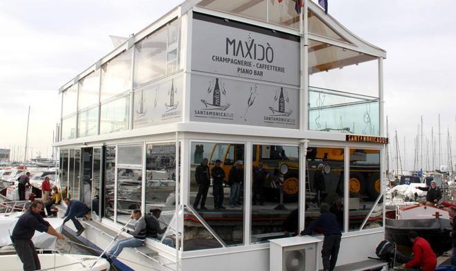 Il Maxidò lascia l’approdo alla Madonnina
