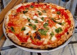 Pizza napoletana al ristorante cinese 
