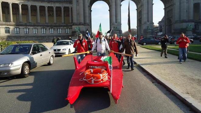 Bagni, Gnudi a Bruxelles ma solo per l’ok alle aste