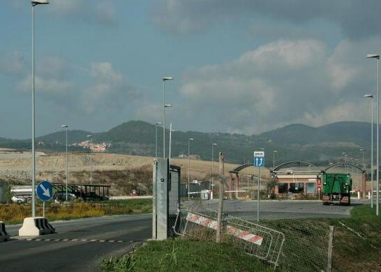 Chiudere la discarica la petizione non si ferma 
