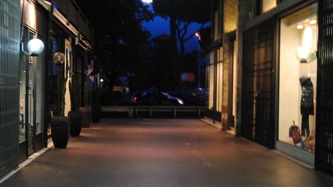 La pioggia rovina lo shopping «La rivoluzione è solo rinviata»