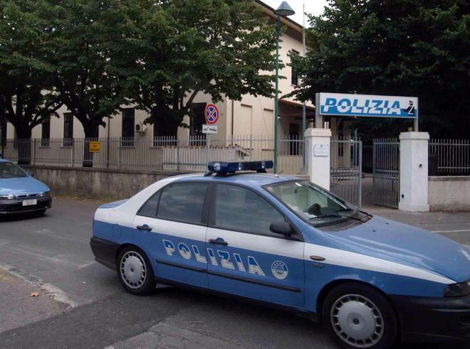 Va con una prostituta: rapinato dal complice