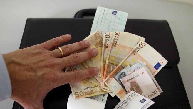 Truffò 85mila euro, perquisita casa di un promotore