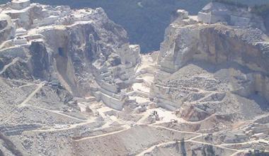 Sciopero totale ferma cave e segherie per il rinnovo dell’integrativo del marmo 