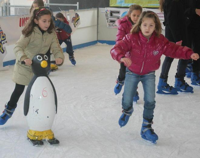 La pista di pattinaggio sul ghiaccio torna alla Rotonda d’Ardenza 