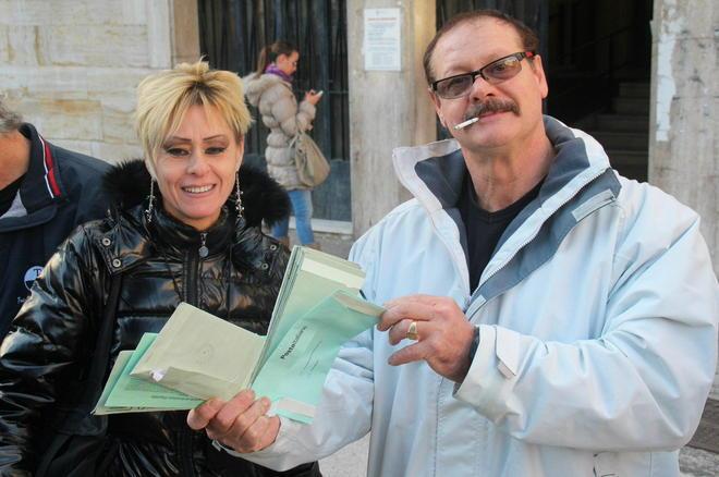 Raffica di multe ai commercianti per le ztl, protesta in Comune 