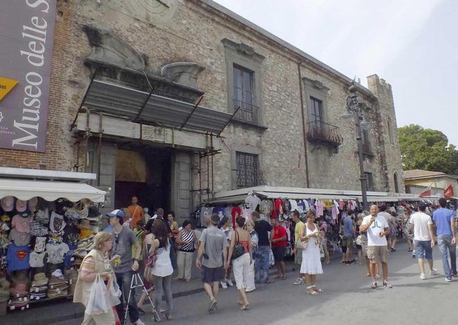 Il futuro del Santa Chiara e degli ambulanti 