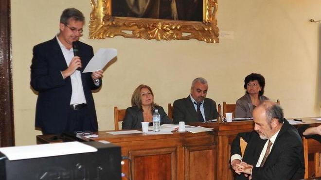«Non lasciatemi da solo a combattere per la sanità»