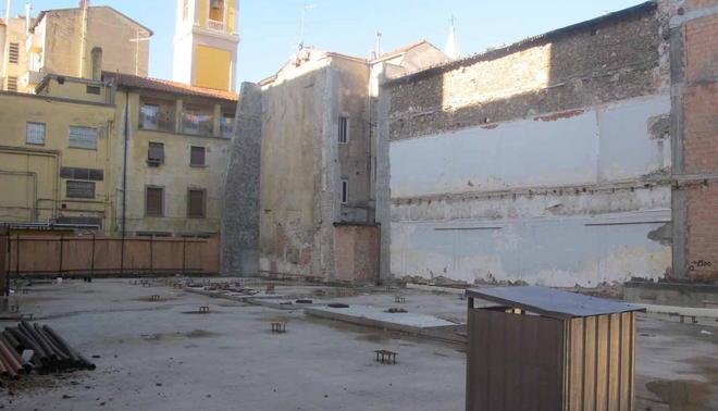 Un parcheggio dorato per via Grande 