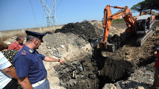 Mafia e rifiuti, la Procura smorza l’allarme della Prefettura