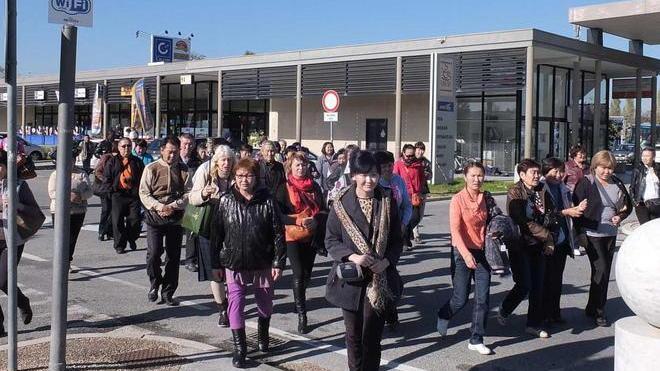 Il calvario del turista in cammino verso la Torre