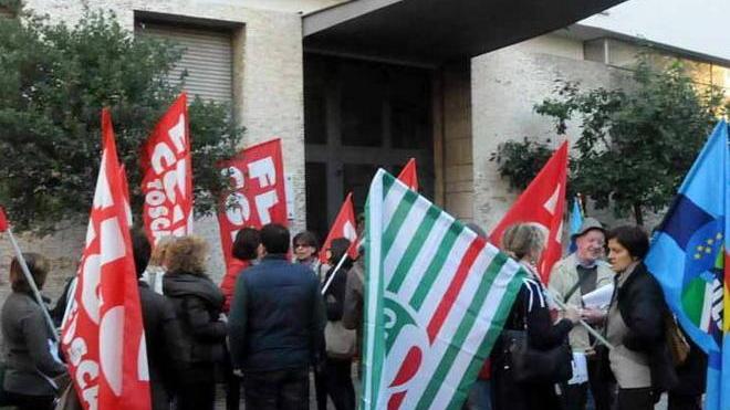 La rabbia dei docenti «Bloccheremo le gite e tante altre attività»