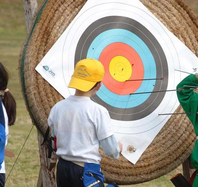 Un corso di tiro con l’arco per bambini, ragazzi e adulti