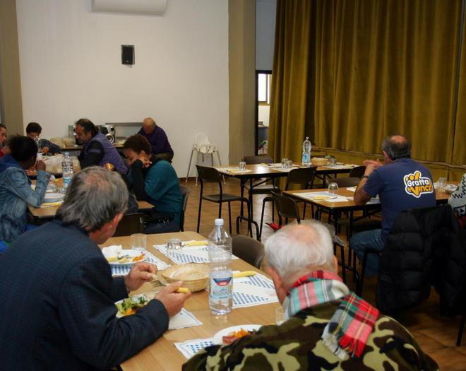 Il cibo non consumato va sulle tavole dei poveri 