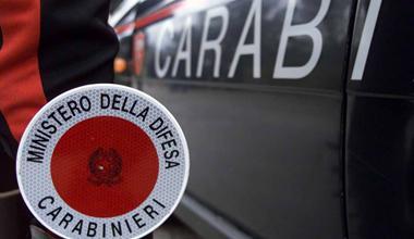 Ferita a colpi di forbice dal marito 