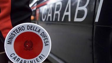 Ferita a colpi di forbice dal marito