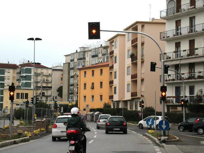 Viale Boccaccio, ecco i nuovi semafori 