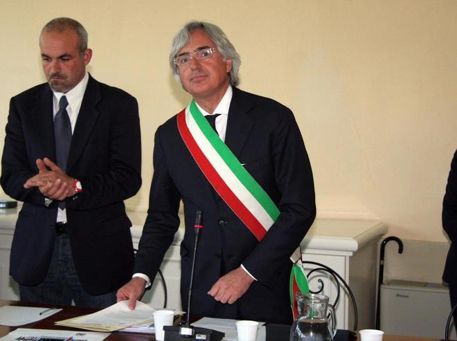 Buratti dice sì al Comune con Montignoso 