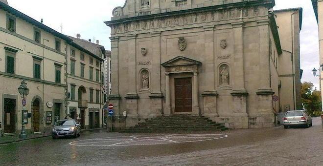 Degrado in piazza L’appello di Franci 
