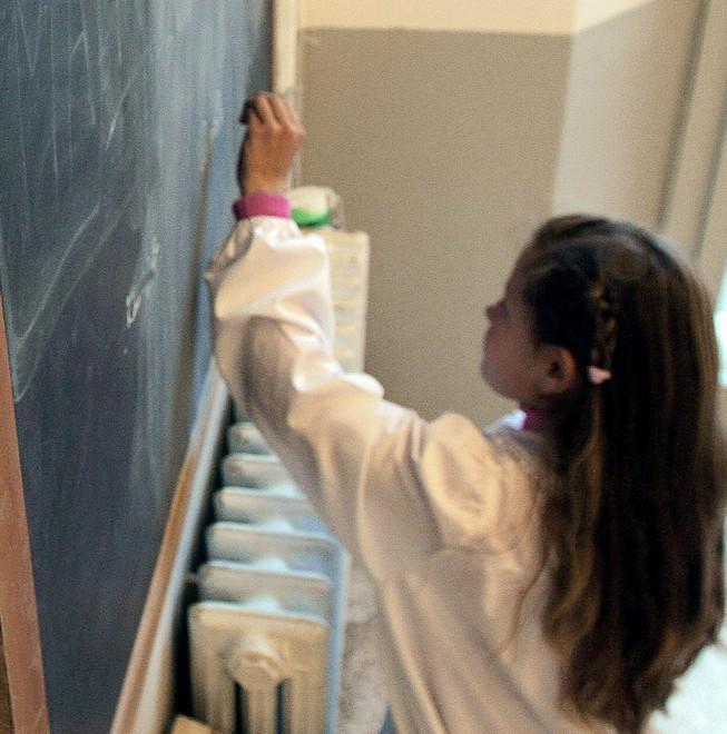 Termosifoni spenti nelle scuole apuane «Mancano i soldi»