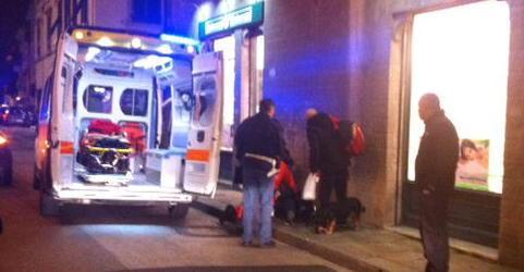 Pensionata cade e si ferisce a causa di una buca
